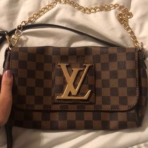 Loui Vuitton crossbody